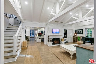 Building Photo - 1760 Nichols Canyon Rd