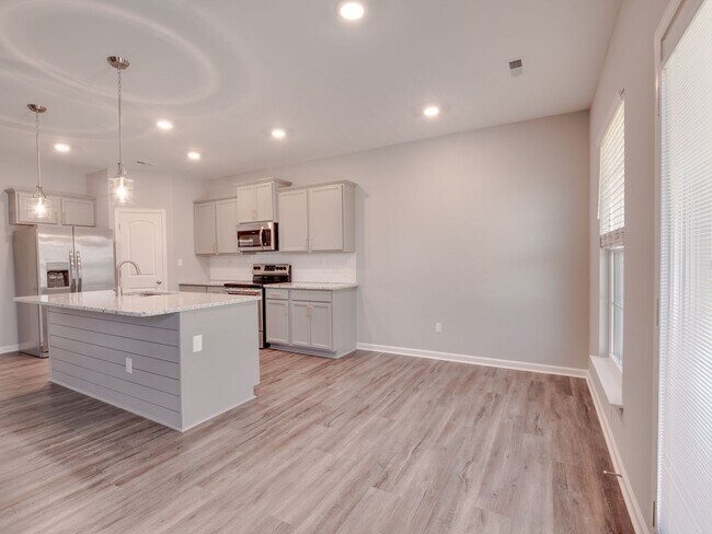 Building Photo - Stunning 2022 Build in Lexington!
