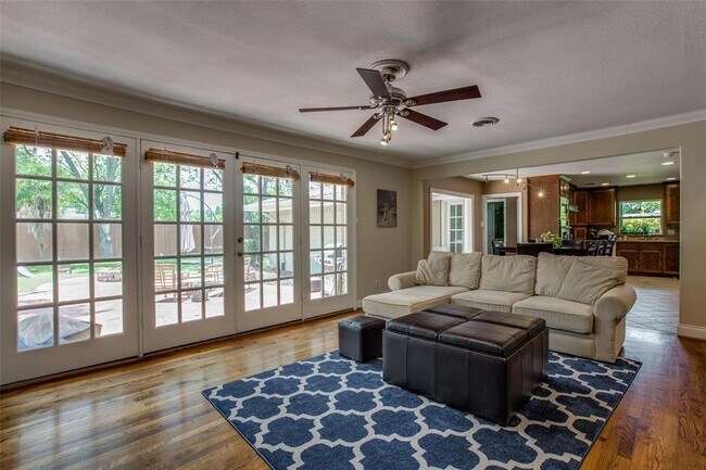 Building Photo - 6006 Boca Raton Dr
