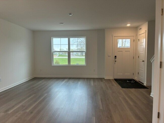 Building Photo - Brand New 3 Bedroom - 2.5 Bath Condo in Union Grove