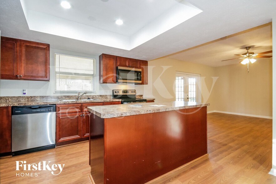 Building Photo - 3814 Treadway Dr