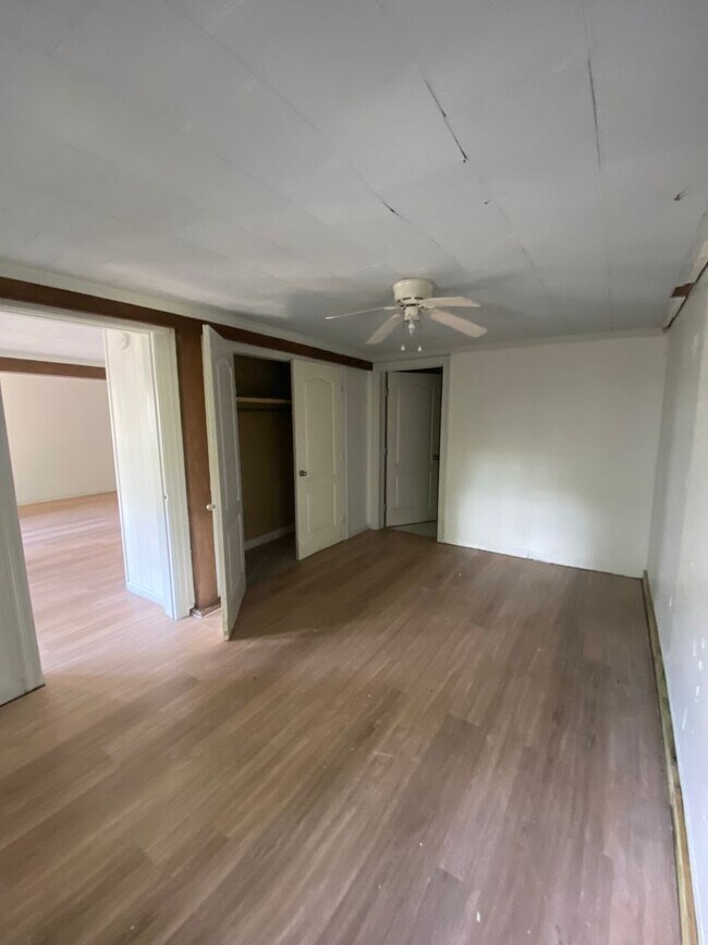 Building Photo - Cozy 1 bed, 1 bath apartment in St Martinv...
