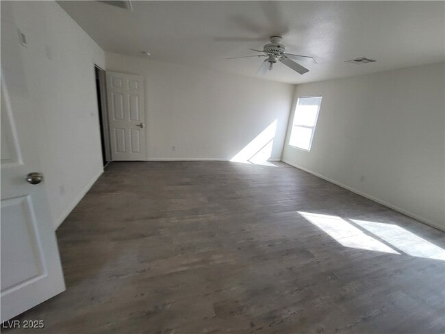 Building Photo - 10799 Flame Vine Ct
