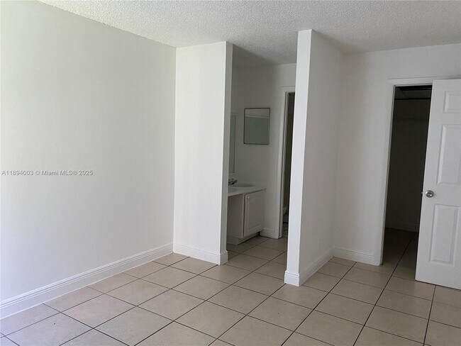 Building Photo - 4453 Treehouse Ln
