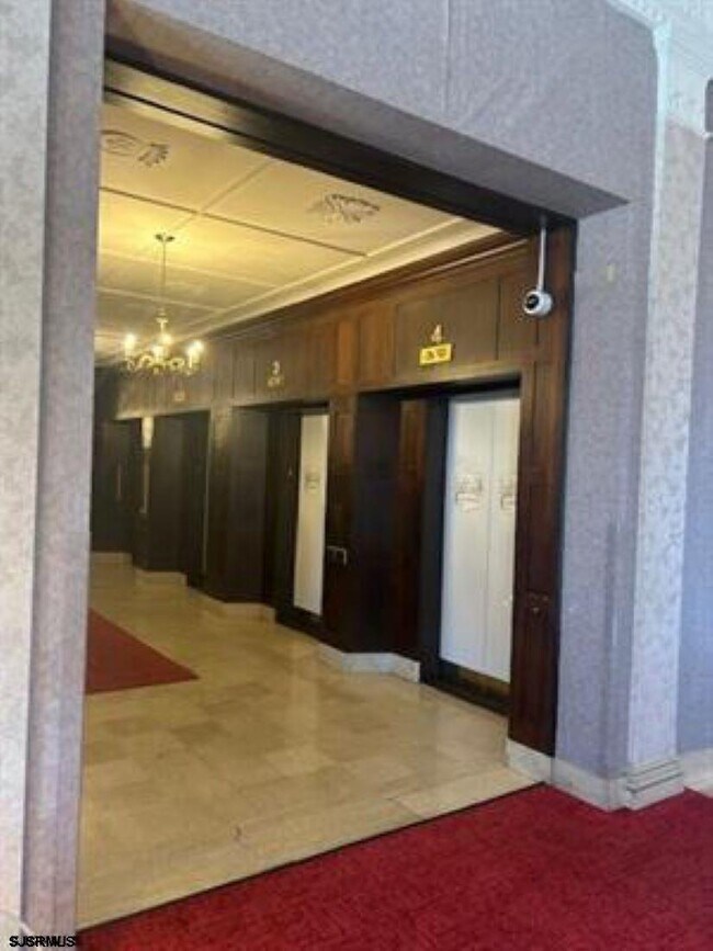 Building Photo - 2721 Boardwalk