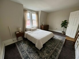 Building Photo - 1224 Eckert Ave