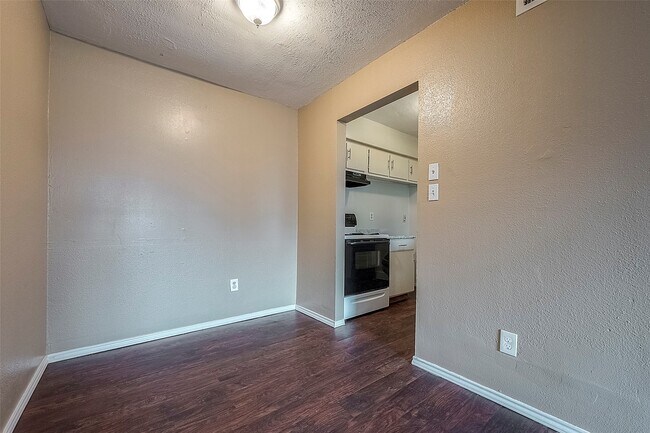 Building Photo - 12655 Ashford Meadow Dr