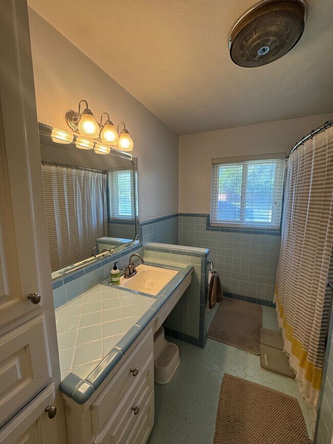 Building Photo - Beautifully Maintained Corner Lot Waco Home