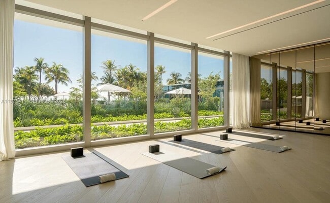 Building Photo - 10203 Collins Ave