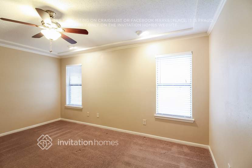Building Photo - 301 Overland Dr