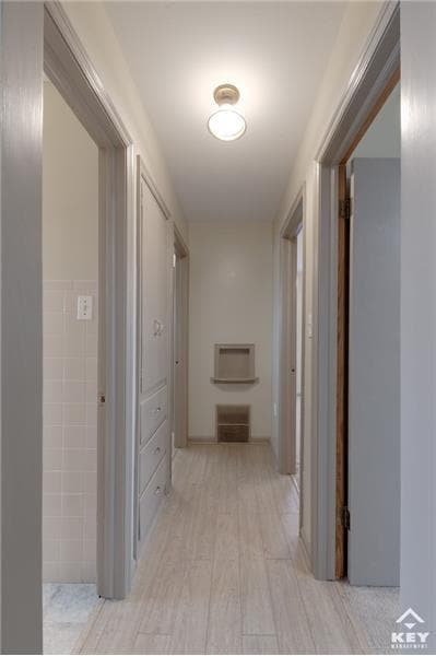 Building Photo - 953 S Doreen St