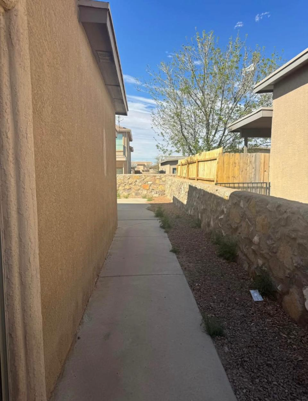 Building Photo - 14263 Hacienda Rock Dr
