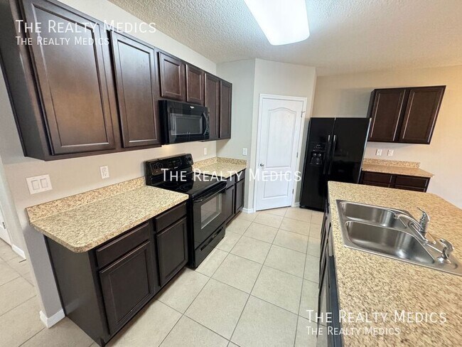 Building Photo - 1665 Laurel Oaks Dr