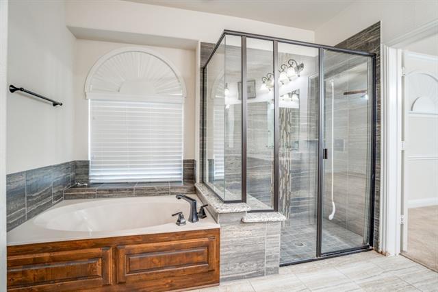 Building Photo - 13085 Llano Ave