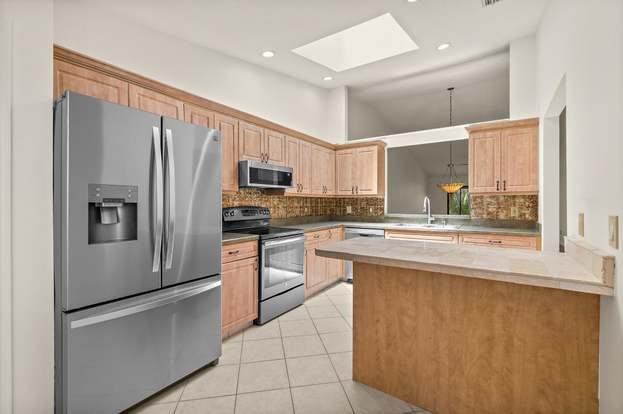 Building Photo - 604 Parkside Pl