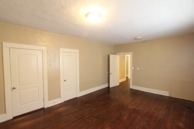 Building Photo - New On The Market with Fresh Updates!! Better Hurry!!