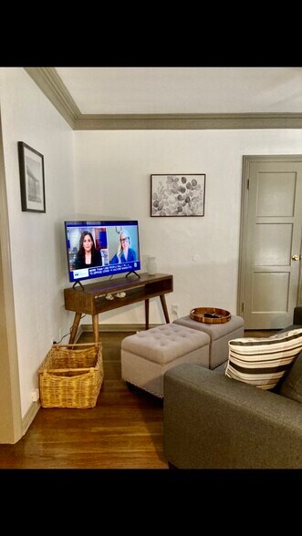 Building Photo - 3616 W Adams Blvd