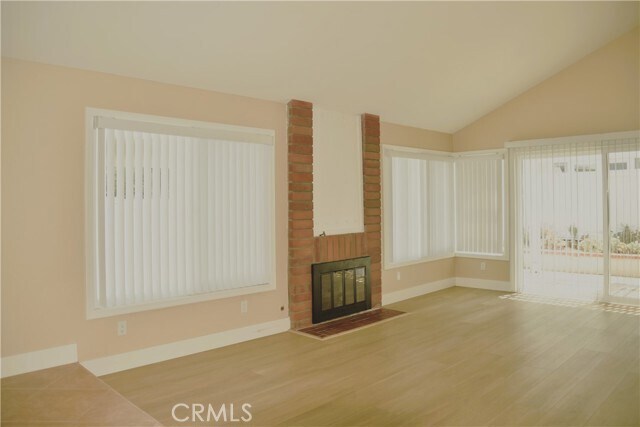 Building Photo - 3 Silver Fir