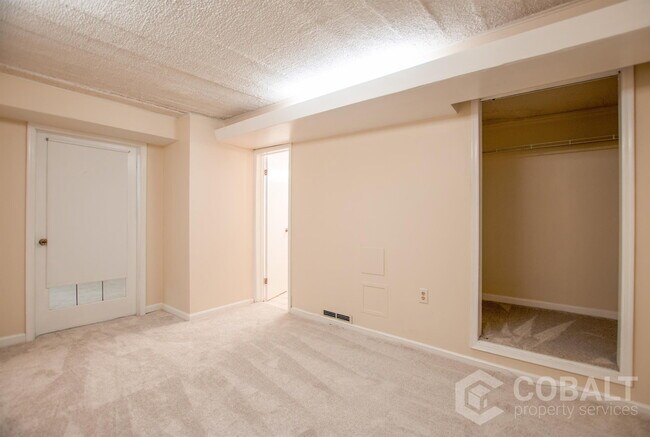 Building Photo - 867 Rosedale Rd NE