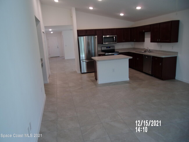 Building Photo - 1171 Dania Cir