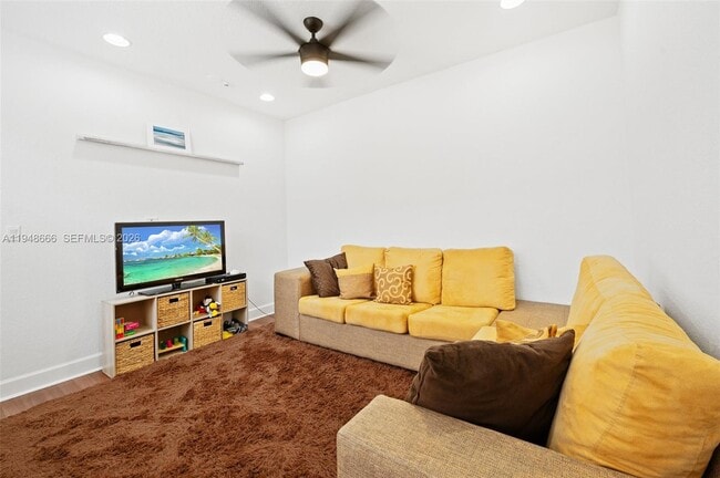 Building Photo - 622 SW 147th Ter