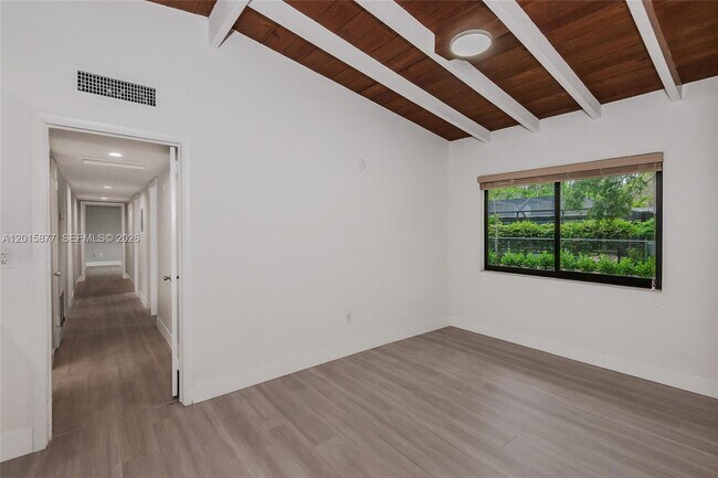 Building Photo - 12725 SW 80th Ave