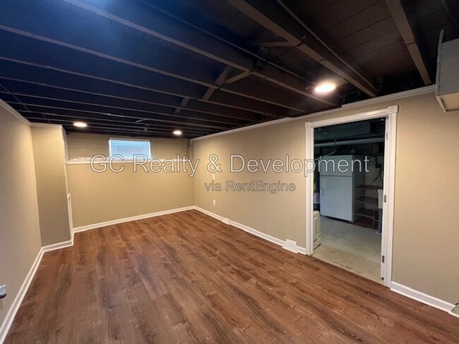Building Photo - 2 Hiawatha Dr
