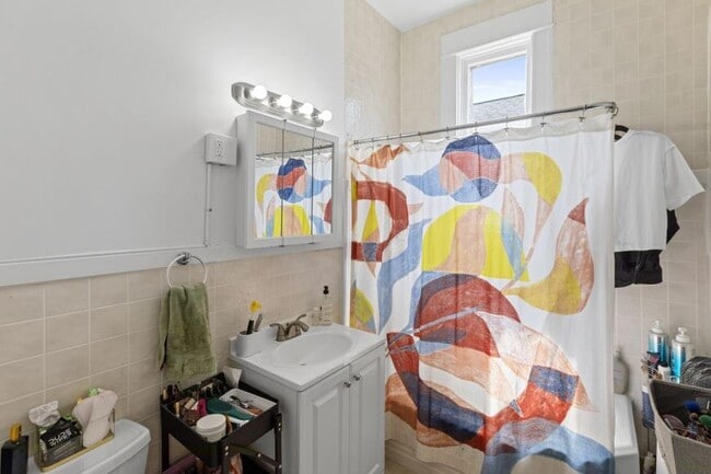 Building Photo - 1 bedroom in Chicago IL 60647