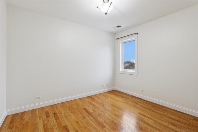 Building Photo - 6436 N Lehigh Ave