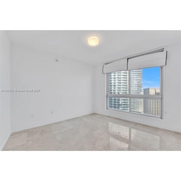 Building Photo - 465 Brickell Ave