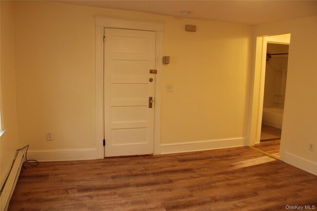 Building Photo - 52 S Bridge St