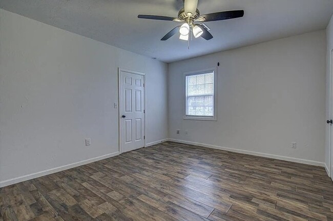 Building Photo - 2901 NW 43rd St