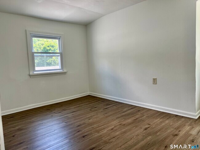 Building Photo - 141 Columbus Pl