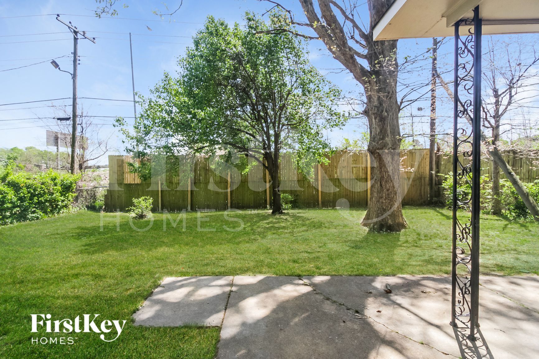 Building Photo - 5055 Woodlark Ave