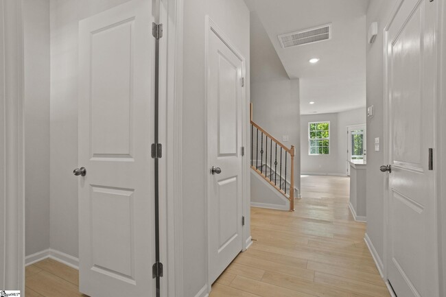 Building Photo - 220 Stellate Pl