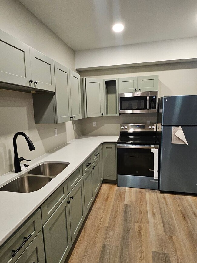 Building Photo - Brand new 1 bed apartment