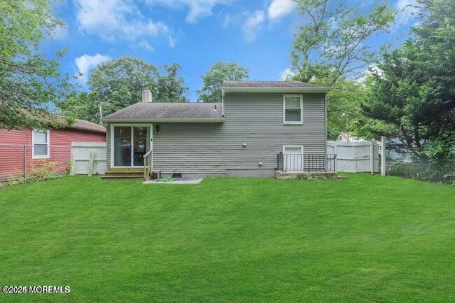 Building Photo - 310 Falcon Dr