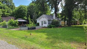 Building Photo - 6319 Tuckaseegee Rd