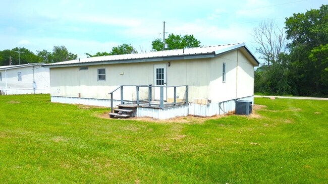 Building Photo - 115 Ava Ln