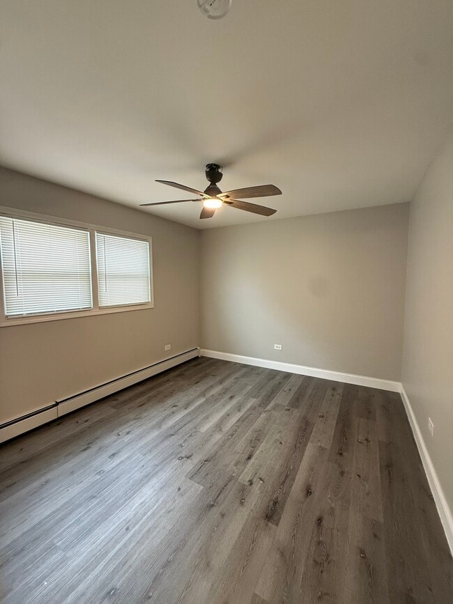 Building Photo - 14421 S Ravinia Ave