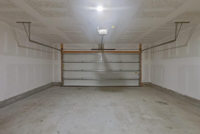 Building Photo - 4694 Malay Cir