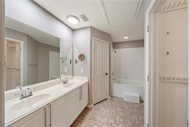 Building Photo - 21 Stone Creek Pl