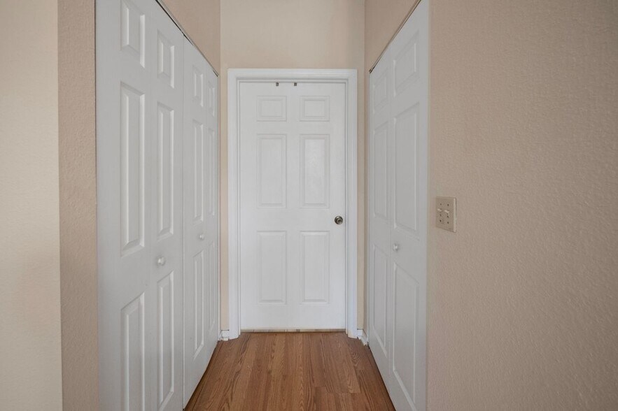 Building Photo - 11510 Villa Grand