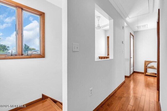 Building Photo - 308 16th Ave