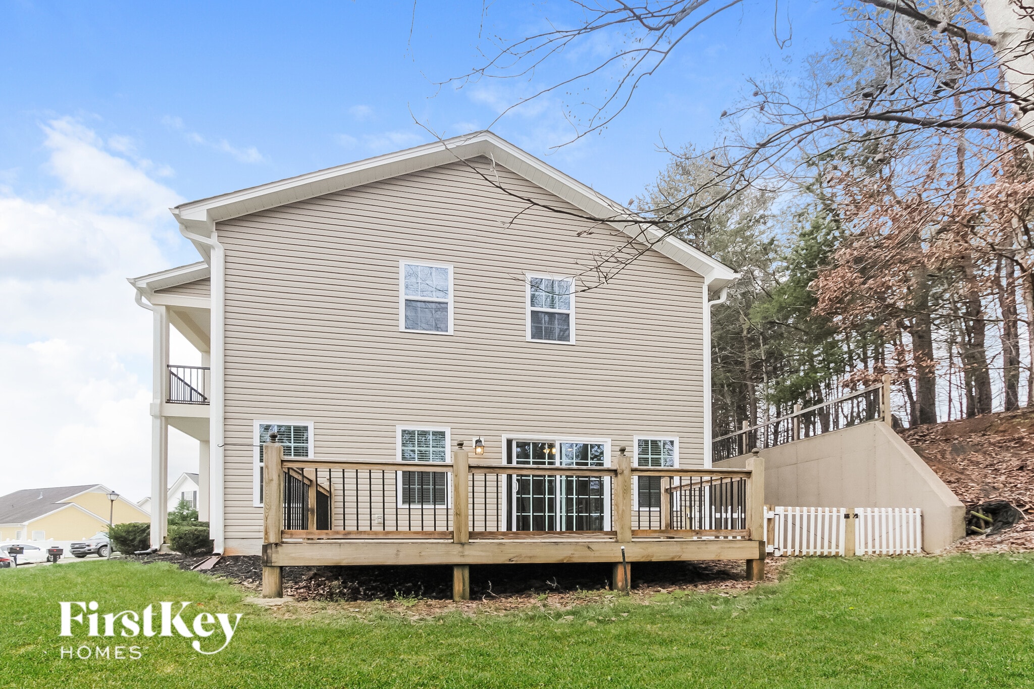 Building Photo - 7879 Smith Pond Dr