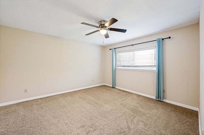 Building Photo - 400 Harrington Ln