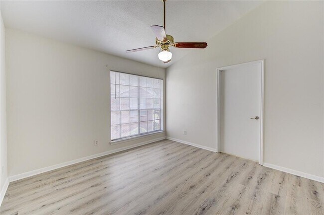 Building Photo - 2121 El Paseo St