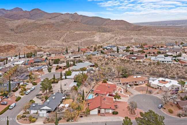 Building Photo - 8201 Big Bend Dr