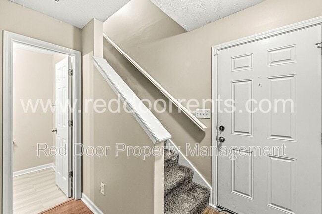 Building Photo - 10857 Cedar Pine Dr