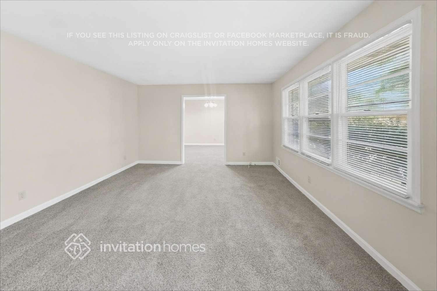 Building Photo - 624 Princess Cir